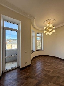ЕЛІТНА 2-рівнева квартира в будинку Клубного типу, біля Міського Парку