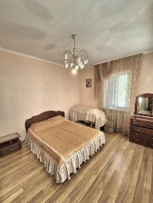 Продається будинок по вулиці Кропивницького.