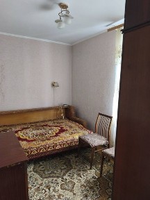 Продам 4-кімнатну квартиру Новомиколаївка