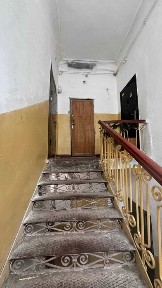 Продам 1-кімнатну квартиру на вул. Свєтлова, 44.