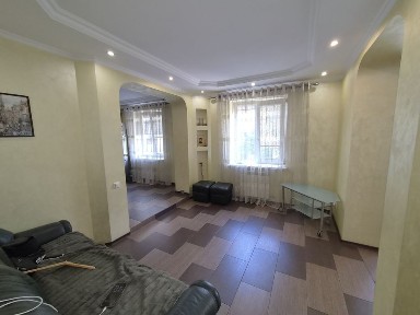 Продаж 3-х кімнатної великої квартири. Східній-3.