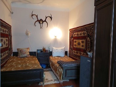 Продаж 3-кімнатної з АО • Київська • цегла • 2 поверх