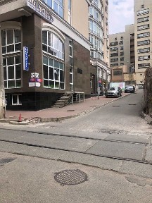 Оренда приміщення з окремим входом на Дмитрівській.