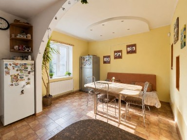 Будинок Роменска ( с Сад)