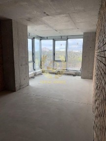 Продам 2-кімнатну квартиру в новобудові, вул. Антоновича.