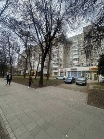 ПОКРОВСЬКИЙ 69м2 Продам ФАСАДНЕ Видове приміщення з ХОРОШИМ Трафіком та Парковкою