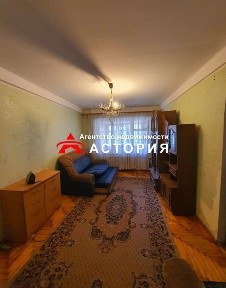 2-кімнатна квартира, вул. Полякова, великий балкон