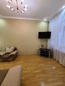 Продам двух-комнатную квартиру по ул. Екатерининской/Дерибасовская