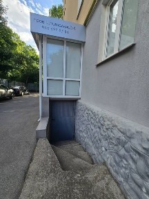 Продаж комерційного приміщення поруч з парком
