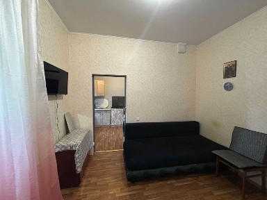 Продаж затишної однокімнатної квартири на Дзержинці