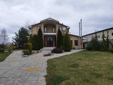 Продам двоповерховий, цегляний будинок у м. Підгородне