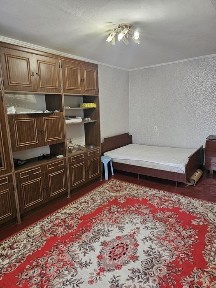 Очень срочно продаю однокомнатную квартиру на пл. Победы!
