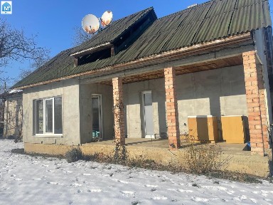 Здається будинок в оренду в смт Кути, Косівський район.