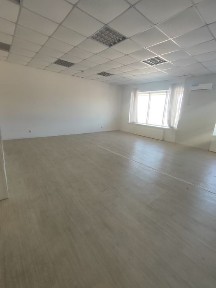 Сдам помещение 46,3м² под услуги или офис ул Майдан Озёрный ТЦ Озёрный