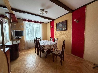 Продаж 2-х рівневої квартири, 5 кімнат, р-н лікарні, м. Трускавець!