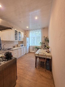 Продам 3к квартиру, Сталинка