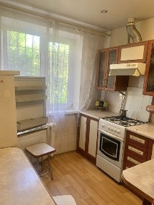 Продаж двокімнатна квартира біля парку Ювілейний Металургійний район