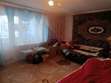 Продам 1 кімнатну квартиру в хорошому місці, на першому поверсі