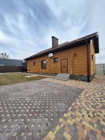 Продам 3 будинки на ділянці 10 соток