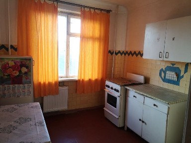 Продам 2 х кімн квартиру з лоджією та балконом РАКОВКА