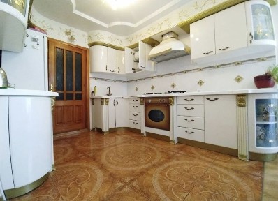 Продам два дома. Корабельный район. Водолей. Большой участок.