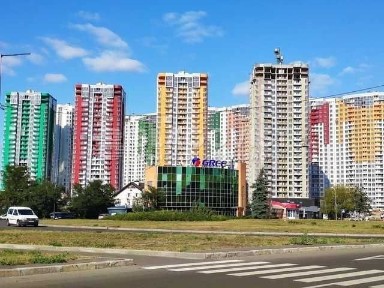 Продаж елітної 2-кімню квартири з новим дизайнерським ремонтом в ЖК Каховська, метро Лівобережна Парк Перемога
