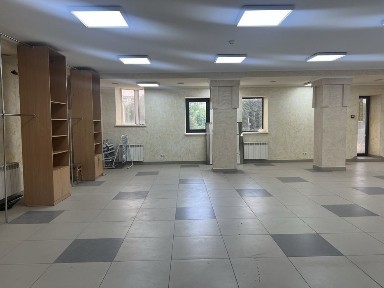 Здам в оренду прим. 110м. кв. поряд МакДональдз, ГАЗ-е опал.