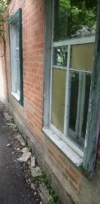 Продаж частини будинку з окремим двором
