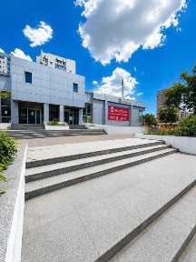 Оренда фасадного комерційного приміщення 900 кв. м у топовій локації Пересипського району