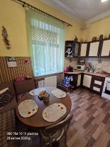 Продаж квартири в центрі міста 112кв. м.