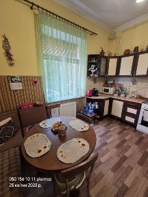 Продаж квартири в центрі міста 112кв. м.