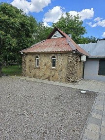 Будинок на берегу Дніпра
