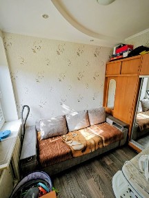 Продам охайну двокімнатну квартиру з автономкою плюс гараж