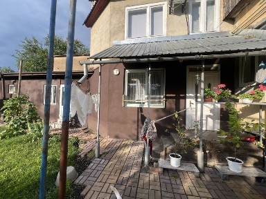 Продаж будинку в Росвигові