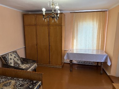 Оренда однокімнатного будинку (времянки) ближнє Старе місто, Замкова, Прапор. Браконьєр. Площа 8березня