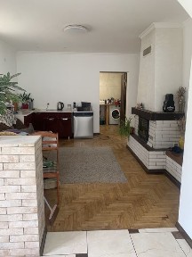 Будинок на дві сімʼї