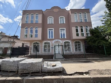Продаю студию в самому центре г Николаев 43м2