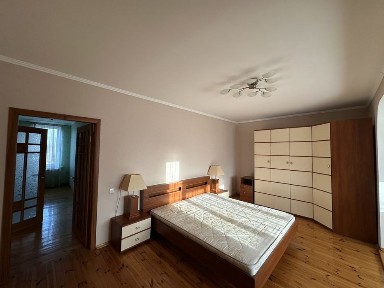 Продам будинок в Макарові. Срочно