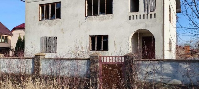 Продається будинок в дуже хорошому місці в м. Калуш