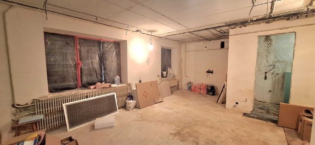 Продам 1 кімнатну квартиру біля метро Вокзальна