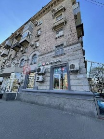 Центральний район сталінка 3х кімн 2 поверх
