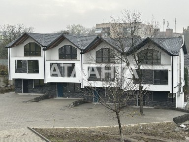 Таунхауси, зданий в ЕКСПЛ., можна під єОселя