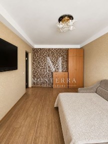 Продаж 1 - кім. з ремонтом по вулиці Шолом - Алейхема, лісовий масив, метро Лісова