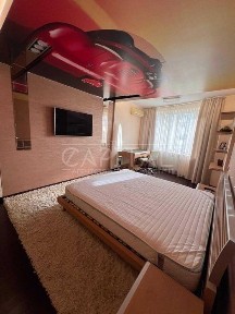 Продаж 2-к квартира біля метро Житомирська, вул. Верховинна, 35