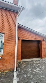 Здається чудовий 4 кімнатний Будинок районі Старе місто.