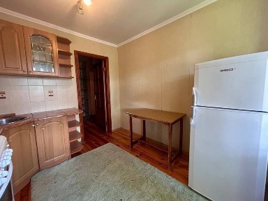 Продам 2-кімнатну квартиру з автономним опаленням біля Житнього ринку.