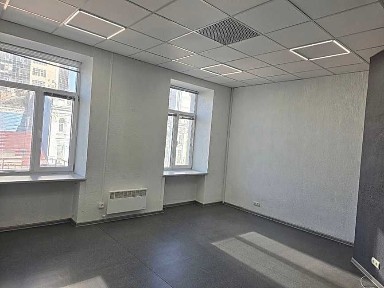 Оренда відмінного офису 140 м2 (5 кабинетів) у Центрі, метро Олімпийська