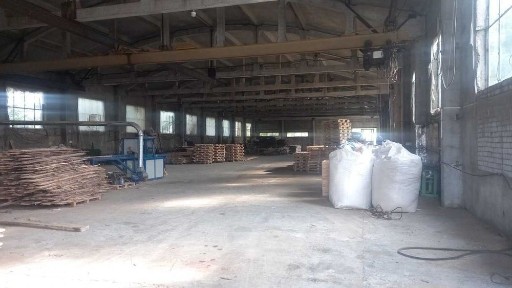Здам промислове приміщення з кран-балкою.
