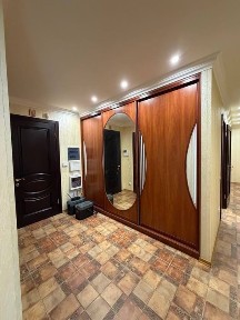Оренда 3к. Центр вул. Дмитрівська 76, паркінг (121м2)