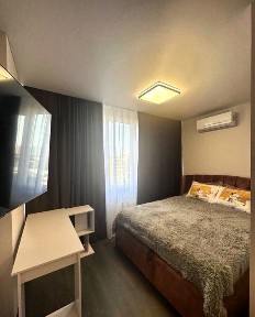 Сдам однокомнатную на Таирова, 7эт, 45 М2,.